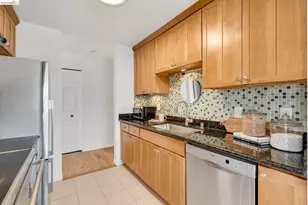 322 Hanover Ave, Oakland, CA 94606 - Photo 13