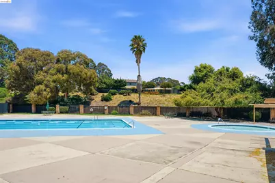 1072 View Dr, Richmond, CA 94803 - Photo 33