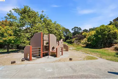 1072 View Dr, Richmond, CA 94803 - Photo 29