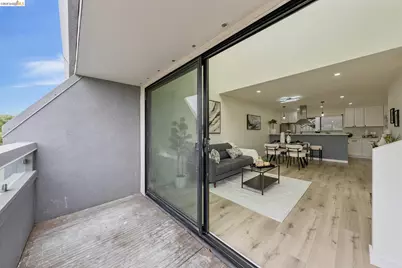 7 Embarcadero West #207, Oakland, CA 94607 - Photo 17