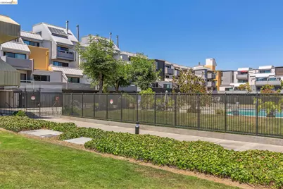 7 Embarcadero West #207, Oakland, CA 94607 - Photo 37