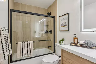 7 Embarcadero West #207, Oakland, CA 94607 - Photo 29