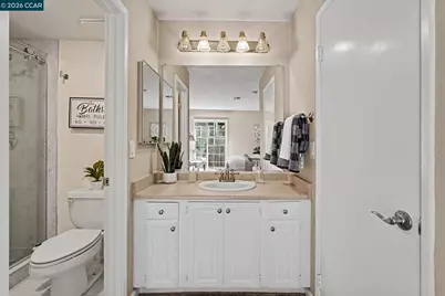 485 Canyon Oaks Dr #J, Oakland, CA 94605 - Photo 19