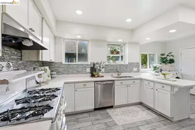 2840 Stanton St, Berkeley, CA 94702 - Photo 15