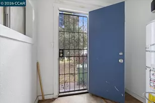1605 57th Ave, Oakland, CA 94621 - Photo 13