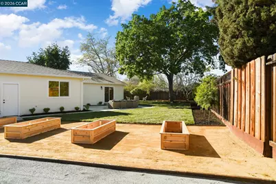 1543 Laverne Ct, Concord, CA 94521 - Photo 39