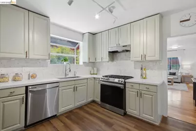 2081 Bonar St, Berkeley, CA 94702 - Photo 11