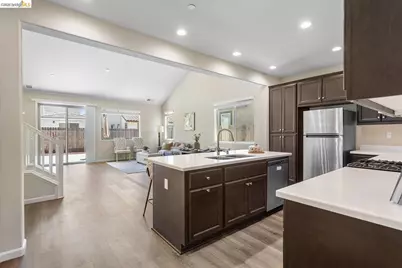4352 Vanguard Dr, Modesto, CA 95356 - Photo 9