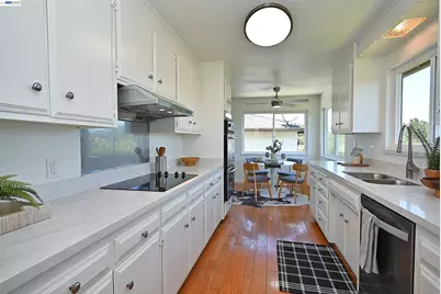 21714 Shadyspring Rd, Castro Valley, CA 94546 - Photo 15