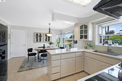2053 Trafalgar Ave, Hayward, CA 94545 - Photo 9