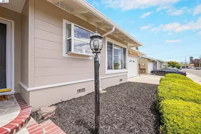 2053 Trafalgar Ave, Hayward, CA 94545 - Photo 31