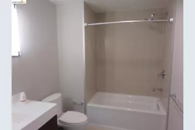 10 Kennedy Pl #203, San Francisco, CA 94124 - Photo 9
