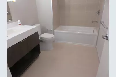 10 Kennedy Pl #203, San Francisco, CA 94124 - Photo 7