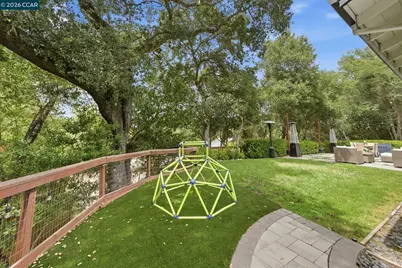 9 Easton Ct, Orinda, CA 94563 - Photo 35