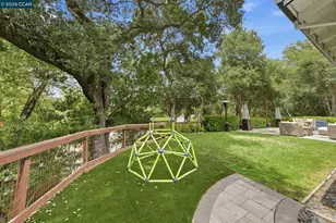 9 Easton Ct, Orinda, CA 94563 - Photo 35