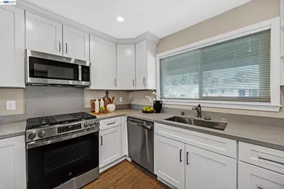 6899 Langmuir Ln, Dublin, CA 94568 - Photo 7