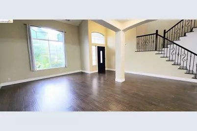 9223 Camden Lake Way, Elk Grove, CA 95624 - Photo 3