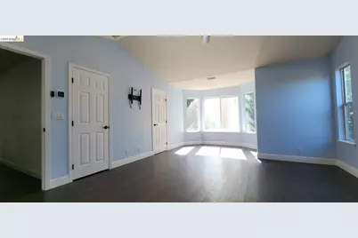 9223 Camden Lake Way, Elk Grove, CA 95624 - Photo 21