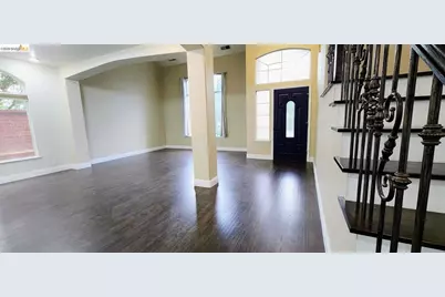 9223 Camden Lake Way, Elk Grove, CA 95624 - Photo 7