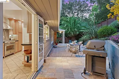 3321 Jordan Rd, Oakland, CA 94602 - Photo 9