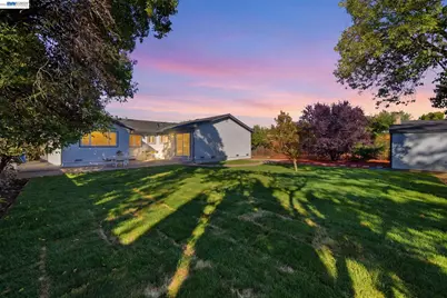 1829 Elkwood Dr, Concord, CA 94519 - Photo 37