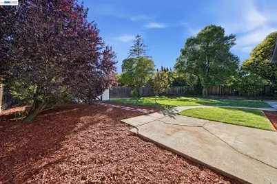 1829 Elkwood Dr, Concord, CA 94519 - Photo 31