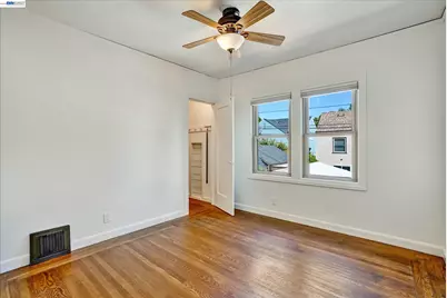 1820 Yale Dr, Alameda, CA 94501 - Photo 29