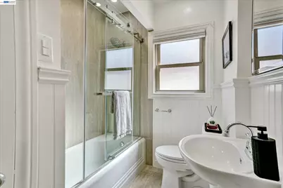 1820 Yale Dr, Alameda, CA 94501 - Photo 27