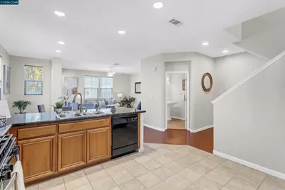 411 Summer Ln, Richmond, CA 94806 - Photo 9