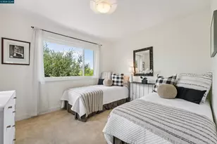 210 Courtney Ln, Orinda, CA 94563 - Photo 45