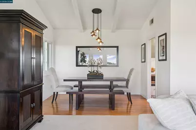 210 Courtney Ln, Orinda, CA 94563 - Photo 15