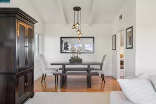210 Courtney Ln, Orinda, CA 94563 - Photo 15