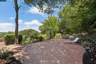 210 Courtney Ln, Orinda, CA 94563 - Photo 53