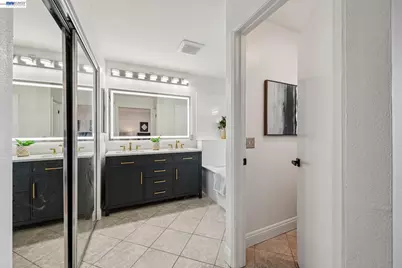 12 Britt Ct, Alameda, CA 94502 - Photo 25