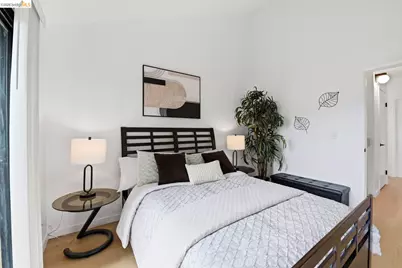 9729 Elmview Dr, Oakland, CA 94603 - Photo 23