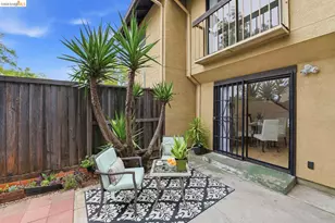 9729 Elmview Dr, Oakland, CA 94603 - Photo 11