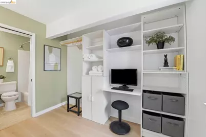 9729 Elmview Dr, Oakland, CA 94603 - Photo 25