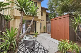 9729 Elmview Dr, Oakland, CA 94603 - Photo 3
