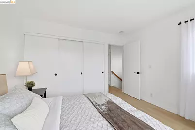 9729 Elmview Dr, Oakland, CA 94603 - Photo 17