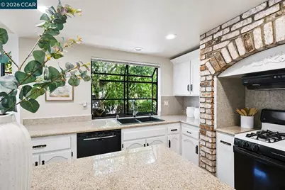 5017 Murchio Dr, Concord, CA 94521 - Photo 9