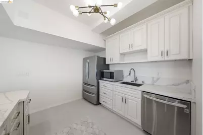6363 Christie Ave #606, Emeryville, CA 94608 - Photo 13
