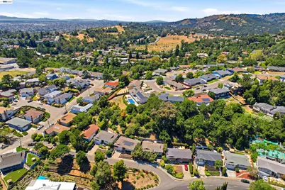 3910 Oak Hill Rd, Oakland, CA 94605 - Photo 27