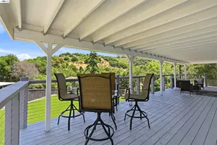 3910 Oak Hill Rd, Oakland, CA 94605 - Photo 23
