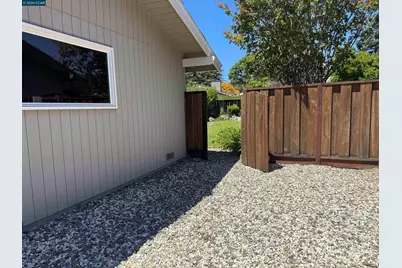 423 Deerfield Dr, Moraga, CA 94556 - Photo 31