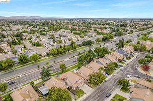 1553 Shadowood Ct, Tracy, CA 95376 - Photo 15