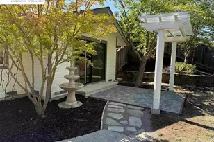174 Town and Country Dr, Danville, CA 94526 - Photo 17