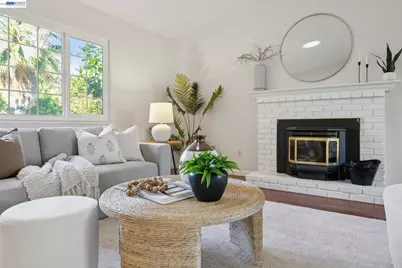 3560 Kirkcaldy St, Pleasanton, CA 94588 - Photo 9