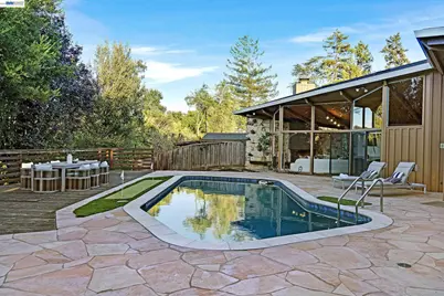 18009 Laird Ct, Castro Valley, CA 94546 - Photo 49
