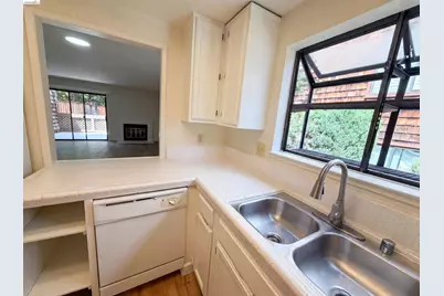 1555 Hecker Pass Rd #C101, Gilroy, CA 95020 - Photo 7