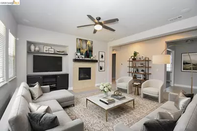 1110 Clearwater Creek Blvd, Manteca, CA 95336 - Photo 9